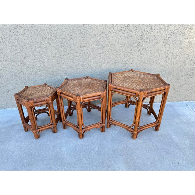 Vintage 1970s Rattan & Woven Wicker Nesting Hexagon Shaped Tables Set of 3 For Sale - Image 4 of 12