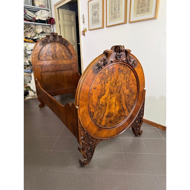 Single roofs in carved wood and veneered with briar, all parts are original, small pieces of wood are missing as shown in...