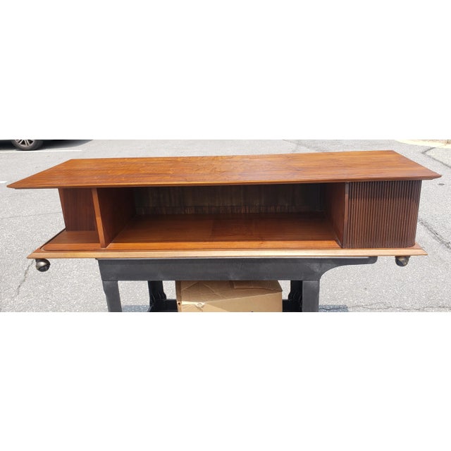 Lane Furniture Lane Mid-Century Modern Style Teak and Tambour Door Base Rolling Coffee Table For Sale - Image 4 of 11