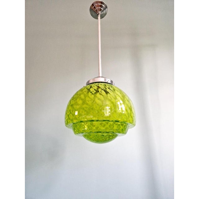 1940s Large Mid-Century Modern Pendant Light in Green and White Speckled Glass, 1940s For Sale - Image 5 of 11