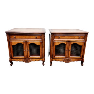1950s Pair of Kindel French Country Nightstands For Sale