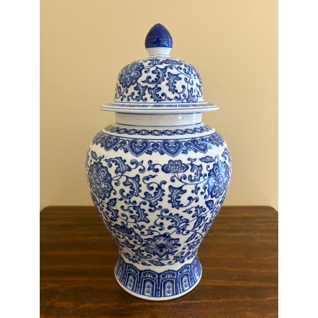 Late 20th Century Chinoiserie Blue and White Porcelain Ginger Jar For Sale - Image 5 of 9