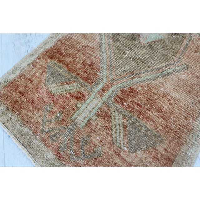 1960s Vintage Turkish Kilim Rug - 20"x38" For Sale - Image 5 of 10