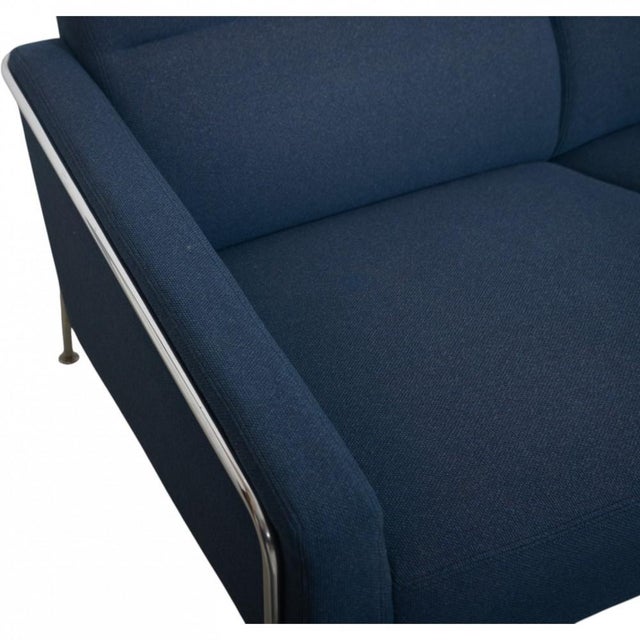 Blue 3303 Three-Seater Airport Sofa in Blue Fabric by Arne Jacobsen, 1980s For Sale - Image 8 of 18