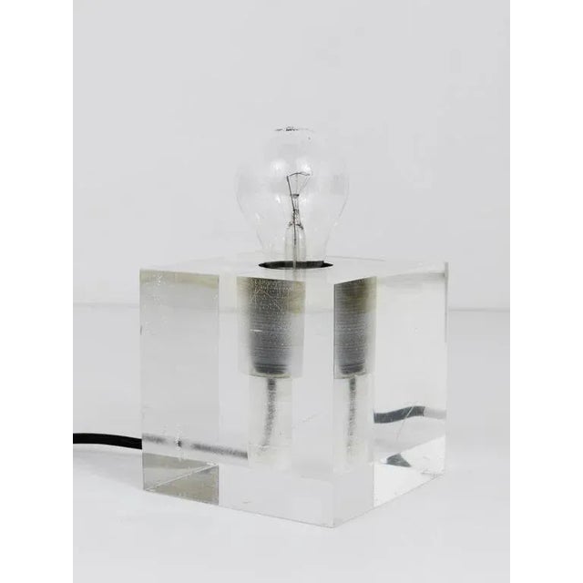 Mid-Century Acrylic Glass Cubic Table Lamp, Italy, 1970s For Sale - Image 4 of 11