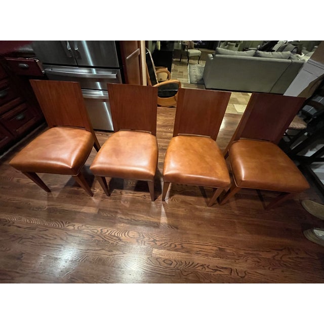 Ralph Lauren Home Lauren Ralph Lauren 60" Round Mahogany Fluted Pedestal Dining Set W/ 4 Modern Leather Chairs For Sale - Image 4 of 8