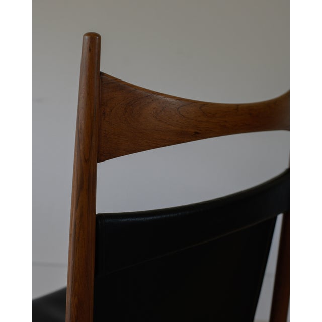 Sergio Rodrigues 1959 Attributed to Sergio Rodrigues High-Backed Cantu Chair by Oca, Brazil. For Sale - Image 4 of 8