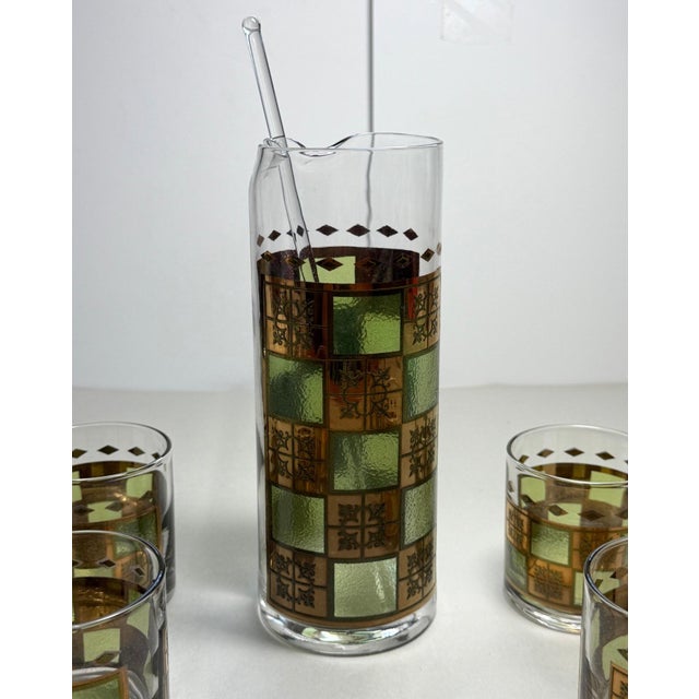 Mid 20th Century Vintage Mid-Century Modern Green & Gold Geometric Martini Pitcher & Glasses – 8-Piece Set For Sale - Image 5 of 15