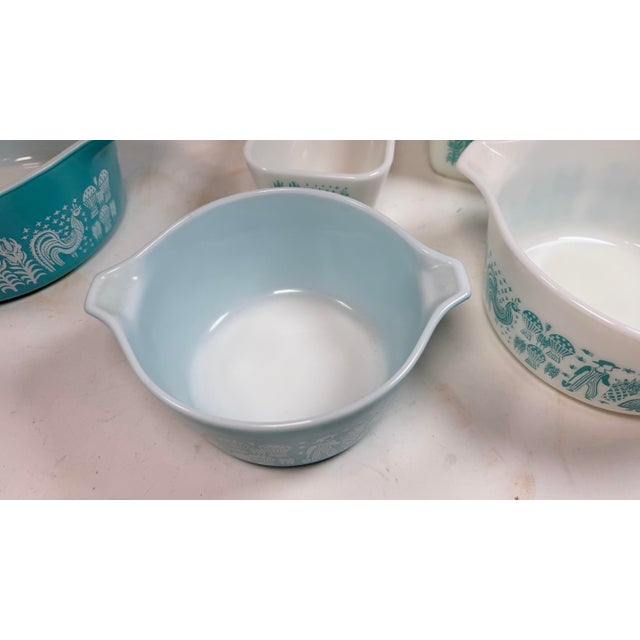 Vintage Pyrex Turquoise "Amish Butterprint" Cinderella Nesting Bowls & Fridgies - 7 pcs For Sale - Image 10 of 12