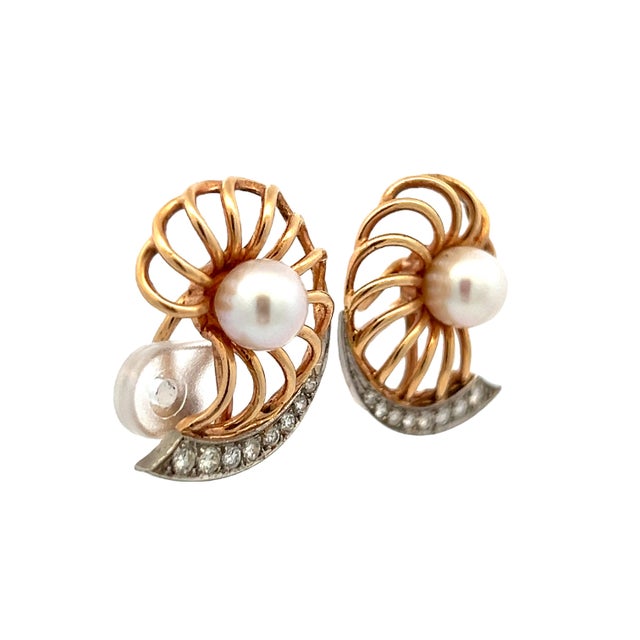 1950s 1950s American Two-Tone Gold Pearl and Diamond Fan Ear Clips, Pair For Sale - Image 5 of 11