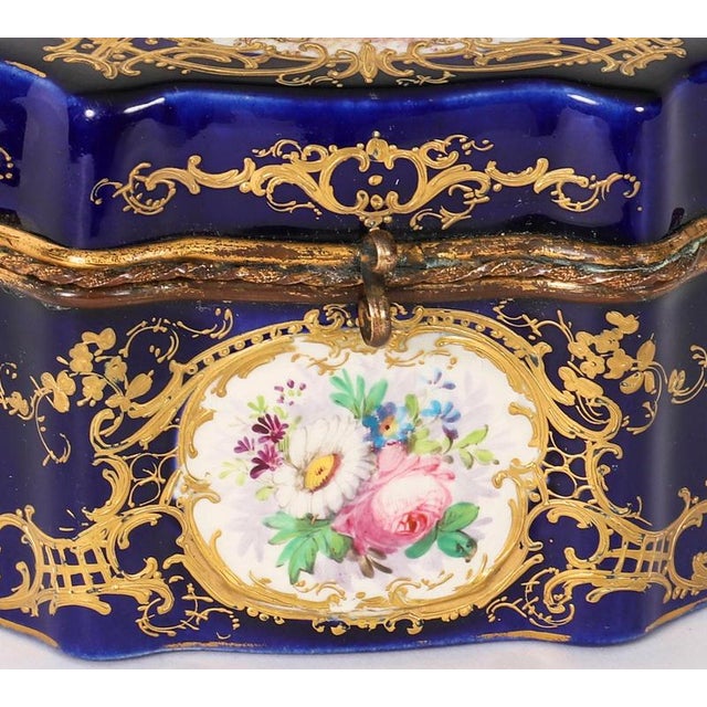 Antique French Cobalt Blue Porcelain Jewellery Casket from Sevres, 19th Century For Sale - Image 5 of 16
