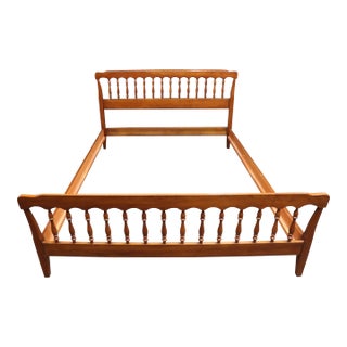 Henkel-Harris Solid Cherry Queen Bed – Early American Style For Sale