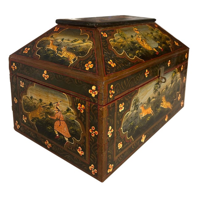 English Rare Early 20th-Century Anglo-Indian Lacquered Jewelry Box With Exotic Hunting Scenes For Sale - Image 3 of 8