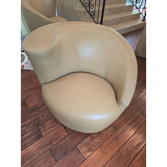 Set of 4 Vintage Tan Leather Lounge Chairs With Matching Ottomans Attributed to Vladimir Kagan For Sale - Image 11 of 15