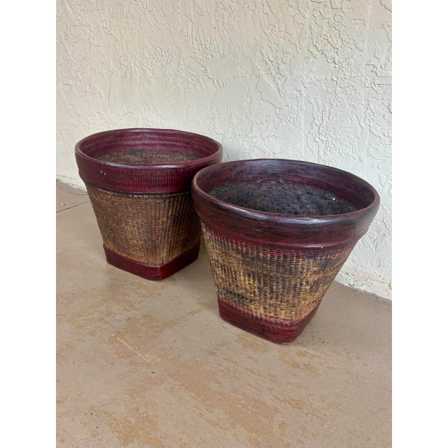 Rustic Pair of 19th Century Thai Hand Woven Rattan Red Lacquer Grain Baskets For Sale - Image 3 of 9