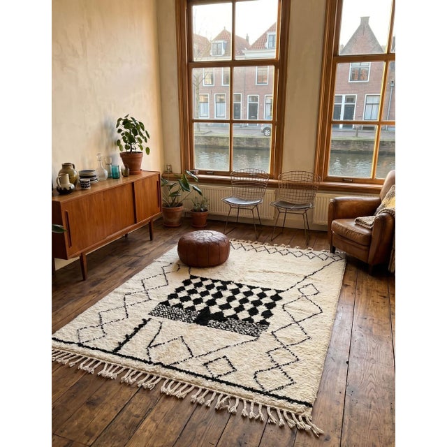 Ivory Black and Ivory Moroccan Rug - 9 X 6.3 Ft For Sale - Image 8 of 8