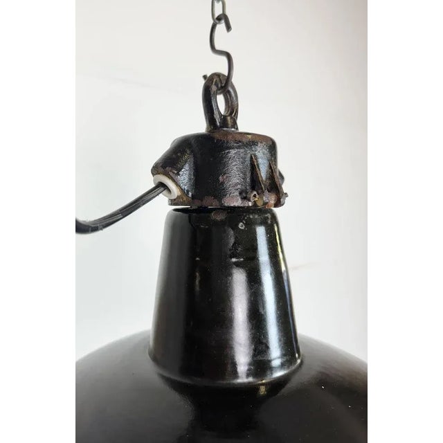 Industrial Black Enamel Factory Lamp with Cast Iron Top from Elektrosvit, 1950s For Sale - Image 6 of 18