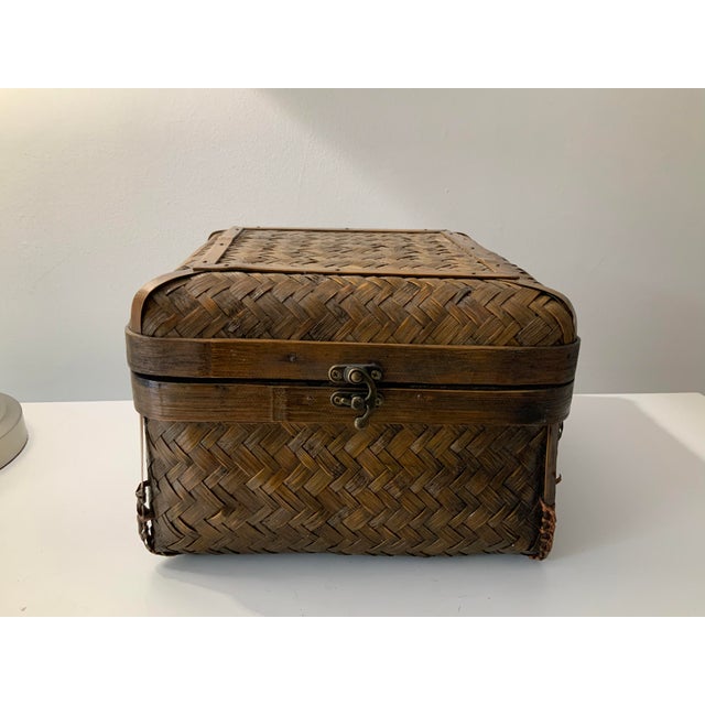 Wood Vintage Late 20th Century Chinoiserie Woven Rattan and Bamboo Brass Latch Box For Sale - Image 7 of 7