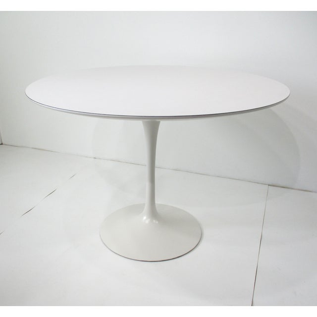 Mid-Century Modern Eero Saarinen 42" Tulip Dining Table for Knoll For Sale - Image 3 of 9