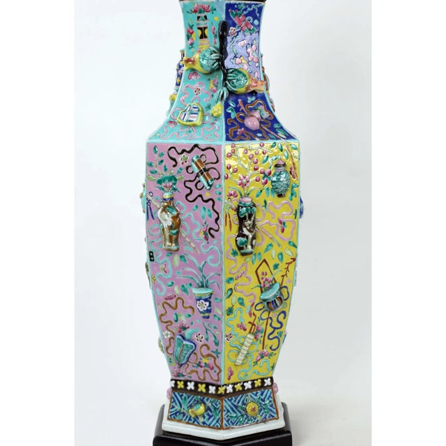 19 Century Chinese Qing Multi-Colored Hexagonal Porcelain Table Lamp With Raise Work Decorations and Small Branch Handles For Sale - Image 4 of 10