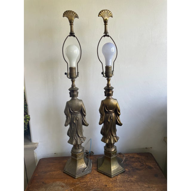 1950s Pair of Hollywood Regency Asian Figural Table Lamps — Chinoiserie Bronze-Tone Sculptural Lamps For Sale - Image 5 of 10