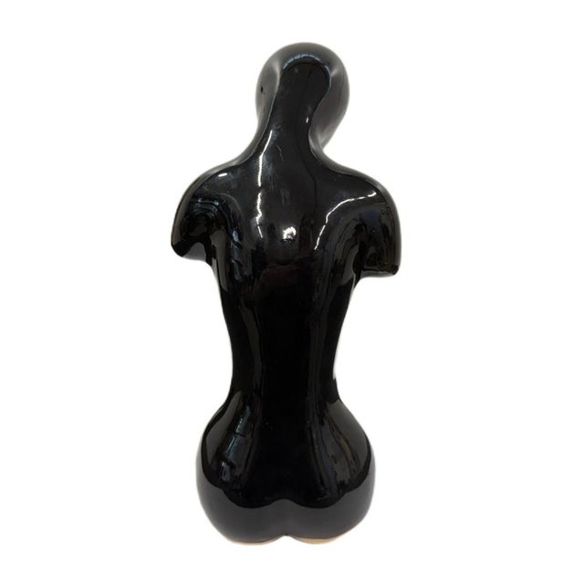 Mid-Century Modern Glossy Black Ceramic Abstract Kneeling Female Figurine - Peruvian Institutional Commemorative Sculpture For Sale - Image 4 of 6
