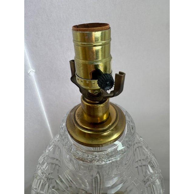 Vintage Neoclassical Diamond-Pattern Glass Urn Table Lamps - Pair For Sale - Image 12 of 13