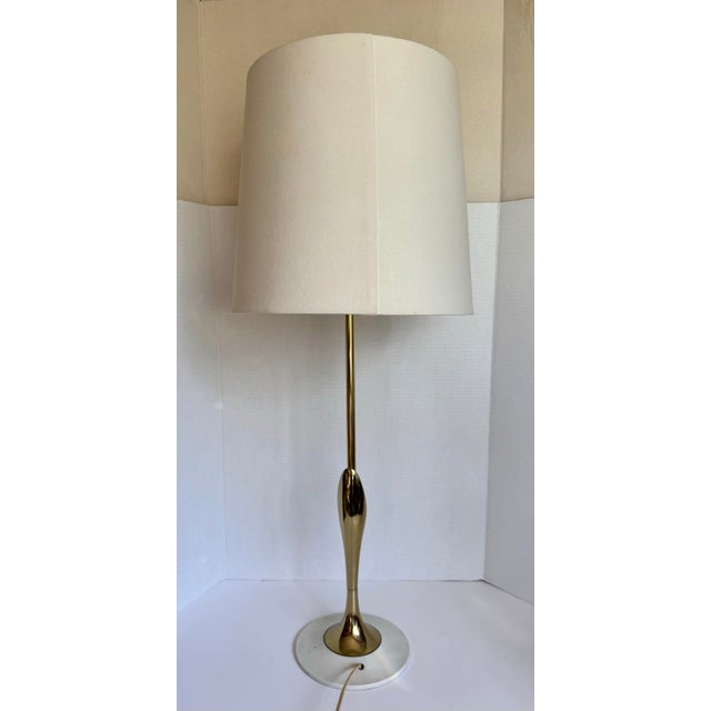 1960's Mid-Century Modern Tulip Shaped Brass & White Table Lamp, Attributed to Laurel Lamp Co. For Sale In Los Angeles - Image 6 of 9