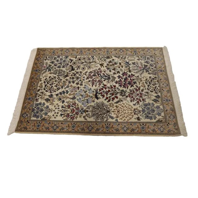 Hand-knotted oriental rug | Knot density: approx. 1.000.000 knots/m² | Material: 80% cork wool, 20% natural silk | Size:...