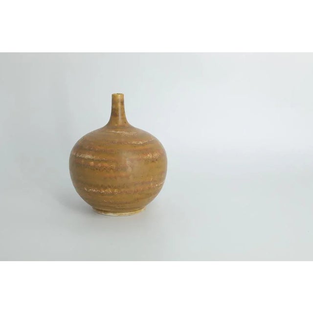 Small Mid-Century Scandinavian Modern Spherical Brown Stoneware Vase No. 19 7/11 75 by Gunnar Borg for Höganäs Keramik, 1960s For Sale - Image 6 of 6