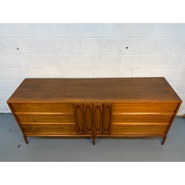 1960s Mid-Century Sculptural Walnut Dresser For Sale In New York - Image 6 of 16