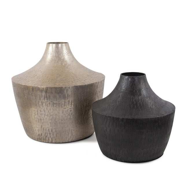 2020s Etched Crossways Curved Neck Vase- Small For Sale - Image 5 of 11