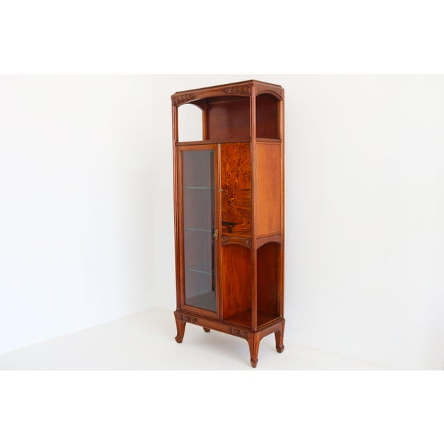 Brown Art Nouveau Marquetry Display Cabinet by Louis Majorelle, France, 1900 For Sale - Image 8 of 18
