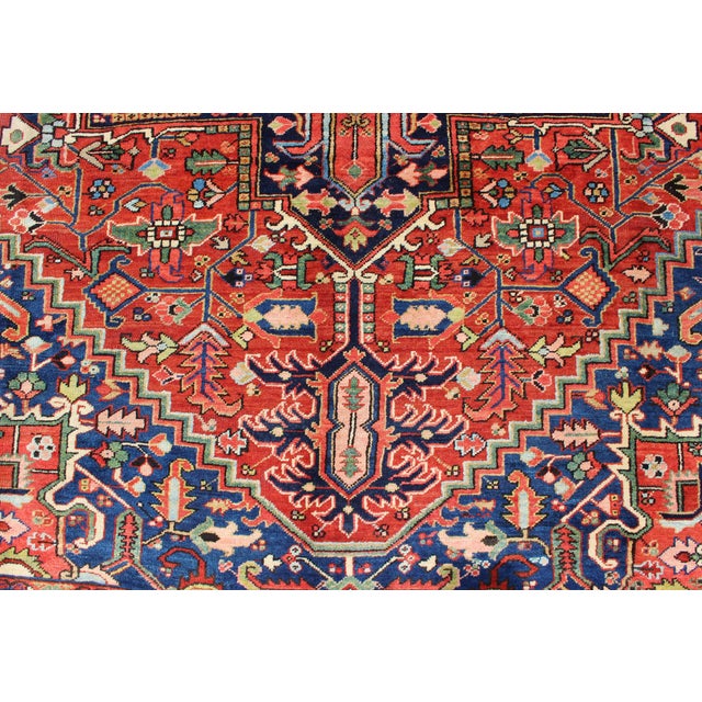 Early 20th Century Colorful Antique Persian Heriz-Serapi With Geometric Medallion Design 9'5" X 12'0" For Sale - Image 5 of 10