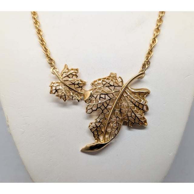Trifari Vintage Signed Crown Trifari Goldtone Openwork Leaves Pendant Necklace For Sale - Image 4 of 8