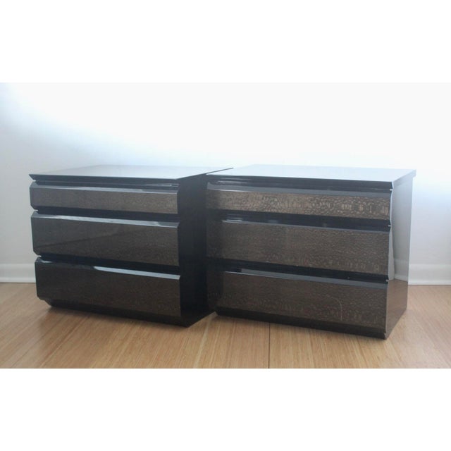 1990s Vintage Italian Giorgio Collection Snakewood Black Lacquered Three Drawer Nightstands Side Tables -a Pair For Sale - Image 10 of 18