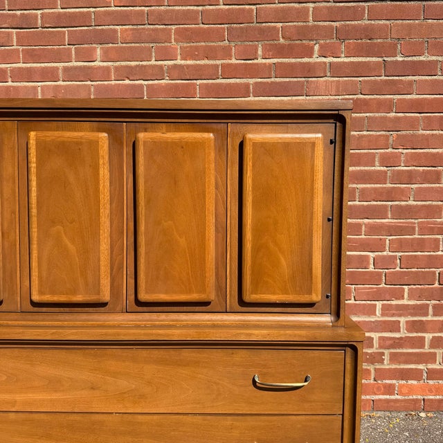 Mid 20th Century Broyhill Forward Mid-Century Modern Walnut Gentleman’s Chest For Sale - Image 5 of 11