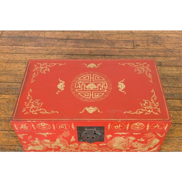Chinese Red Lacquered Blanket Chest with Gilt Motifs & Guardian Lions For Sale - Image 4 of 12