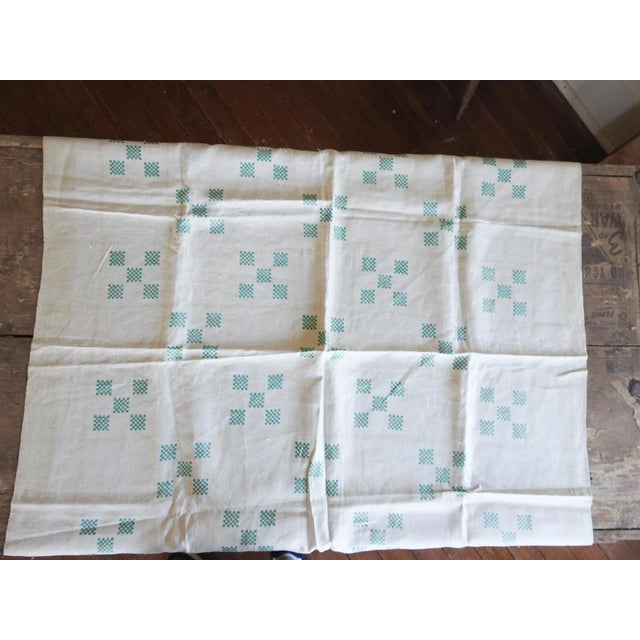 Vintage mid 20th century small linen luncheon tablecloth and 4 napkins with a green check pattern. Each napkin is 12" sq.,...
