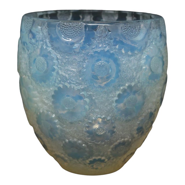 Rene Lalique Opalescent Glass 'Paquerettes' Daisies Vase For Sale