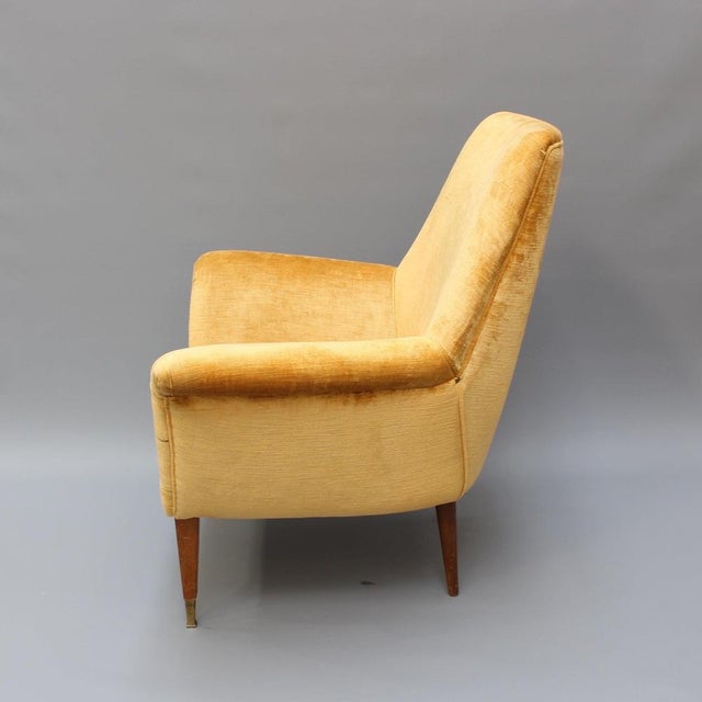1950s Set of Mid-Century Modern Italian Armchairs in Golden Velvet, 1950s For Sale - Image 5 of 12