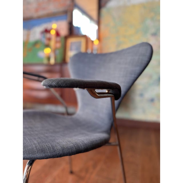 Attributed Arne Jacobsen Series 7 Armchair (Model 3207) , Denmark | Circa 1955 For Sale - Image 9 of 12