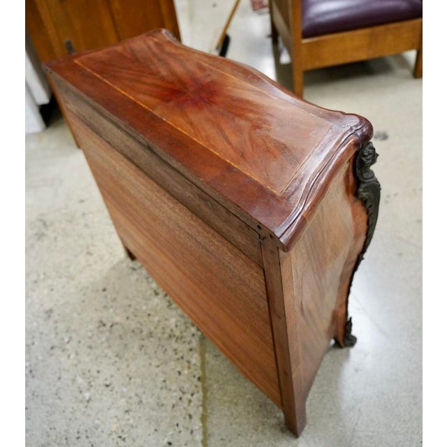 Brown French Renaissance Revival Figured Walnut Marble-Form Commode With Bronze Caryatid Mounts, Circa 1890–1910 For Sale - Image 8 of 10