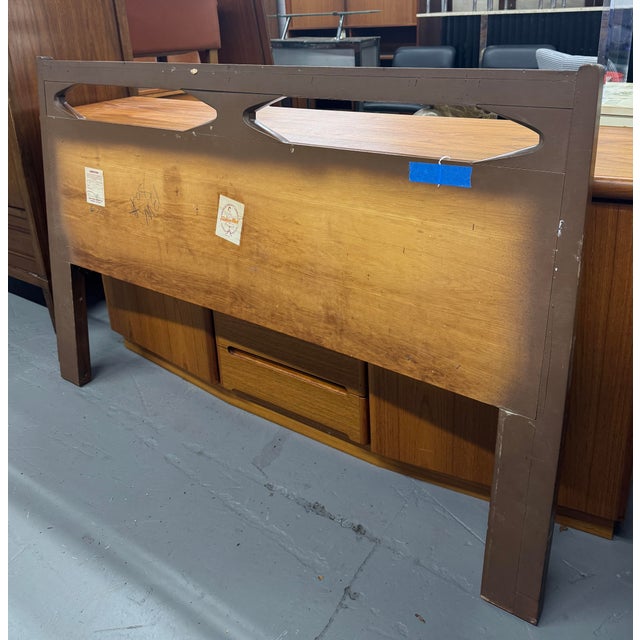 Brown Mid-Century Modern Walnut Headboard by Hoke Wood Products For Sale - Image 8 of 10
