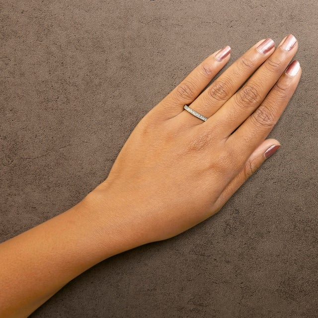 Early 21st Century 14K Yellow Gold 1/4 Cttw Round Diamond Milgrain Wedding Band (I-J Color, SI2-I1 Clarity) - Size 4 For Sale - Image 5 of 6