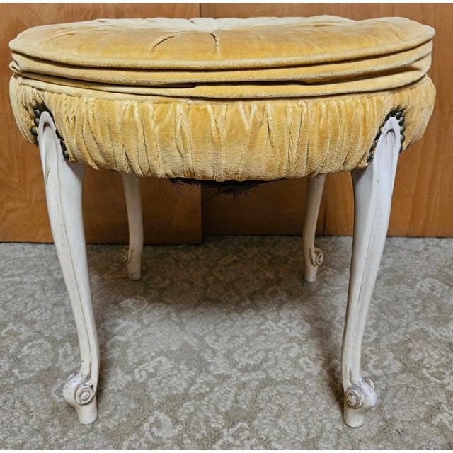 French Vintage Louis XV French Vanity Stool – Cabriole Legs – Hollywood Regency For Sale - Image 3 of 12