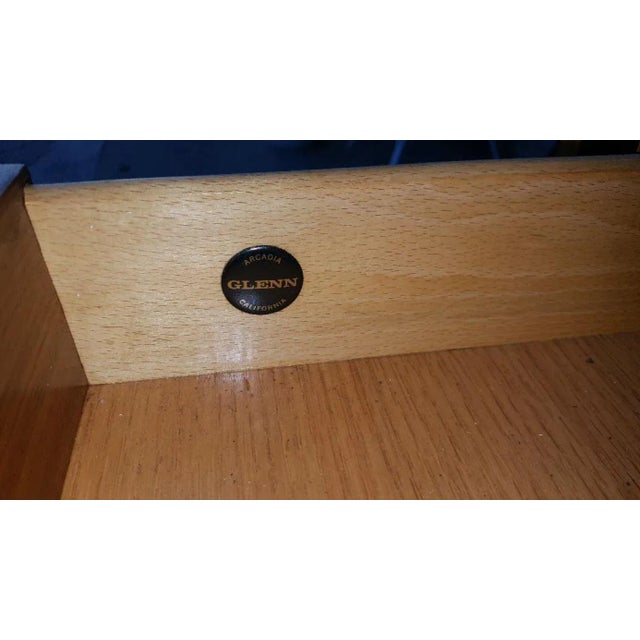 1960s Glenn of California Extendable Drop Leaf Walnut and Black Lacquer Bar Cabinet For Sale - Image 9 of 12