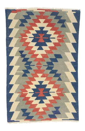 Vintage Persian Shiraz Kilim Rug, 03'08 X 05'08