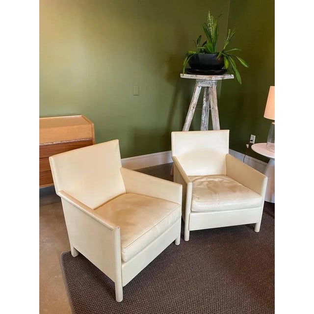 Mid-Century Modern Pair of Molteni & C Ivory Leather & Down Lounge Chairs, Italy, 1980's For Sale - Image 3 of 12