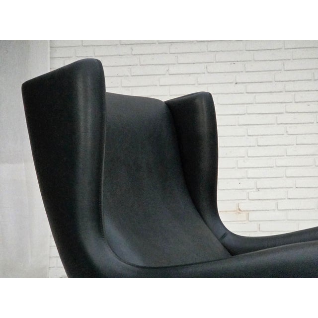 Mid-Century Modern Vintage Danish Lounge Chair in Leather and Teak by Illum Wikkelsø for Søren Willadsen Møbelfabrik, 1960s For Sale - Image 3 of 18